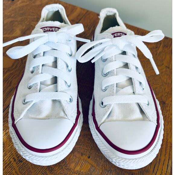 Youth Converse Chuck Taylor All Star Low Top Sneakers, White, Size 13 - Picture 1 of 4